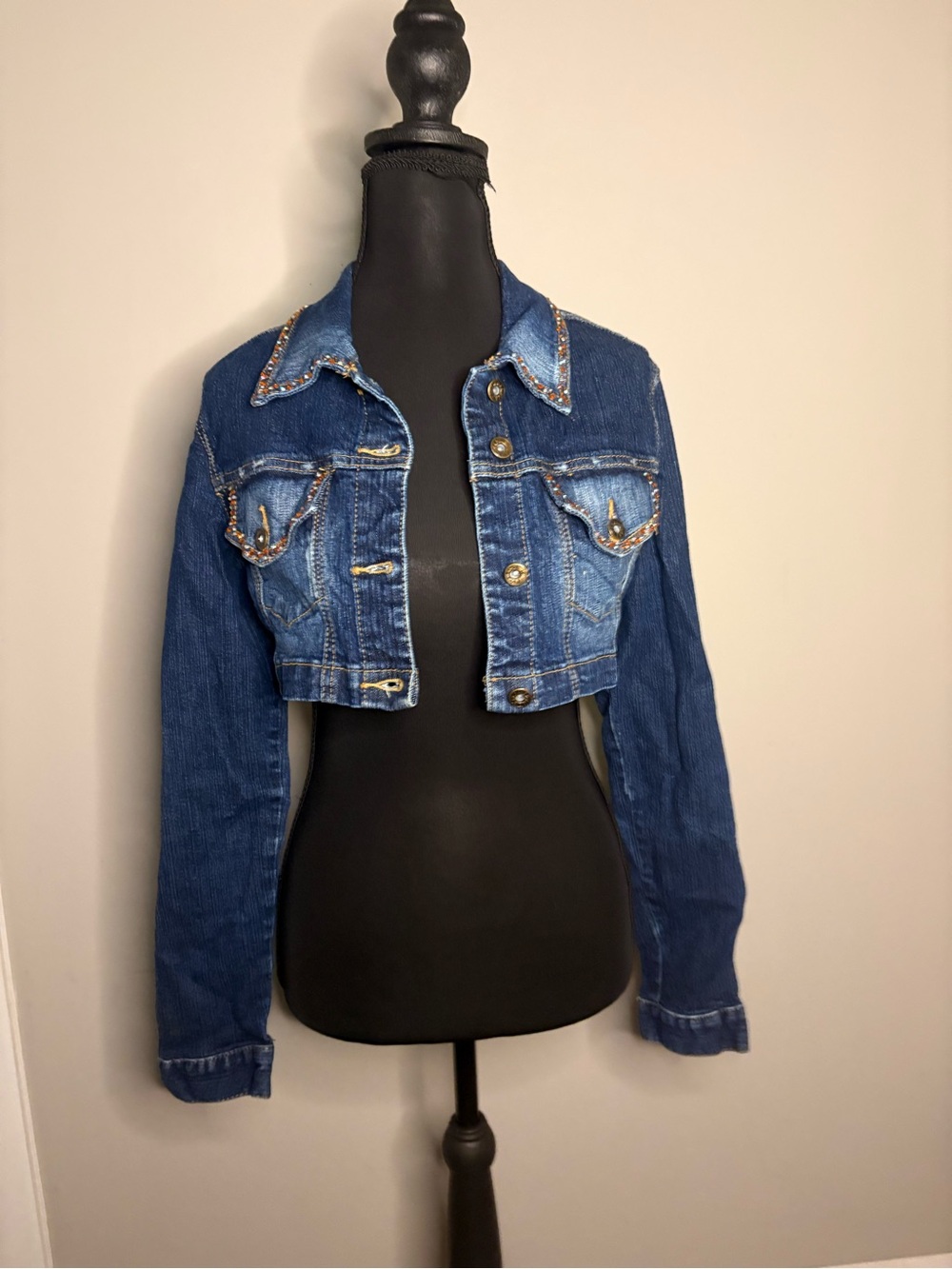 Cropped Blue Denim Jacket with Embellished Collar and Pockets